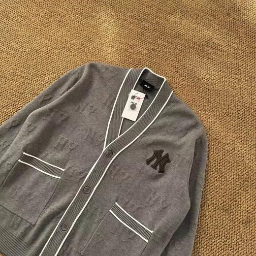 F033108夏季新款慵懒感男女情侣时尚暗纹浮雕老花长袖针织开衫 商品图4