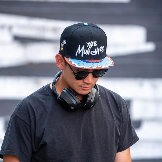 【美式嘻哈！百搭不挑人】MUNCHIES刺绣卡通零食平沿嘻哈帽帽檐缺口休闲街舞帽子棒球帽。xa 商品图1