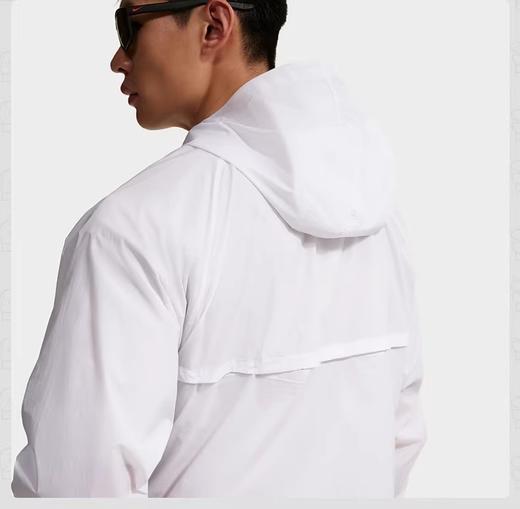 【店庆提前购】【8.8折】7楼NIKE耐克外套男夏季V字形线条连帽夹克轻薄透气皮肤衣IO9628-100吊牌价699折后价615 商品图1