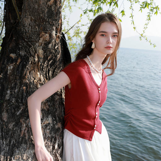 三彩2026夏季新款小蛮腰T恤V领连肩袖修身上衣开叉短款显瘦M 商品图3