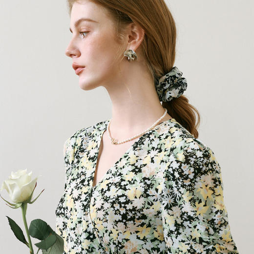 【商场同款】诗凡黎V领碎花连衣裙2025夏新款法式茶歇裙3G4190461 商品图3