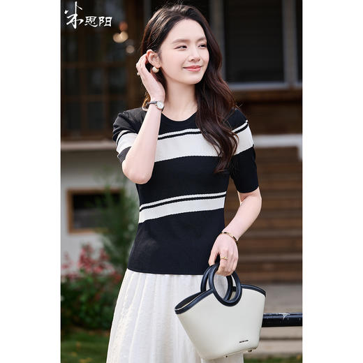 极简高级~显瘦坑条+细闪金线 秒变纸片人！米思阳2026夏季新款圆领条纹印花针织衫上衣套头T恤女1015 商品图0