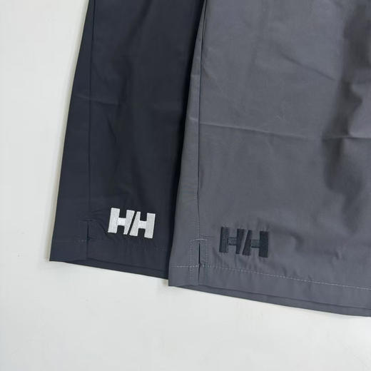 原单正品HH 短裤，刺绣标，轻量化短裤 

弹力腰部，万针刺绣小标，尼龙质感梭织面料，更轻、更有质感，防撕裂

成本高，作福利，两条更优惠！！

灰色/黑色 S-XXL 商品图3