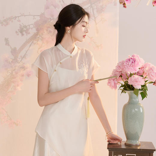 【醉卧花阴】三彩2026夏季新款缎面吊带裙欧根纱罩衫连衣裙C 商品图1