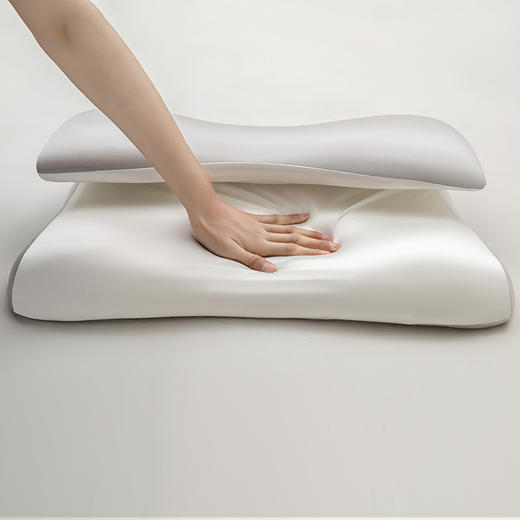 优选丨【爆款美纹云翼美睡枕  无痕枕】高低牵引设计，双M云朵枕型护脖护颈椎，双侧护脸侧睡不挤脸，不怕长皱纹高低给你一个好睡眠 商品图6