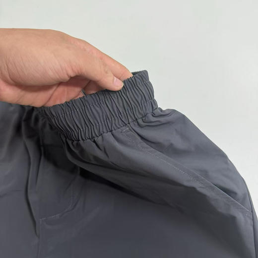 原单正品HH 短裤，刺绣标，轻量化短裤 

弹力腰部，万针刺绣小标，尼龙质感梭织面料，更轻、更有质感，防撕裂

成本高，作福利，两条更优惠！！

灰色/黑色 S-XXL 商品图12