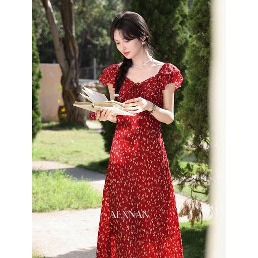 鹿向南【0331/20:00新品前1小时7折限100件】红色法式碎花连衣裙 商品图0