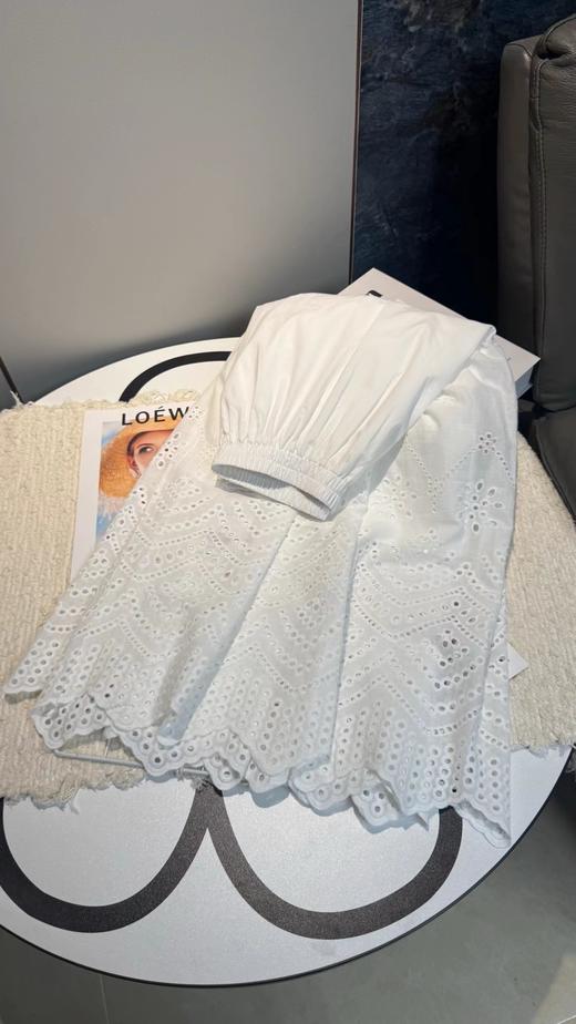 F033117春夏新款温柔时尚百搭休闲白色镂空刺绣A字大摆廓形半身裙 商品图3