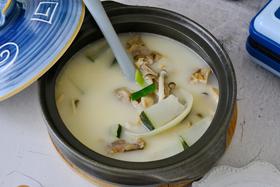 咸猪骨冬瓜煲菌菇