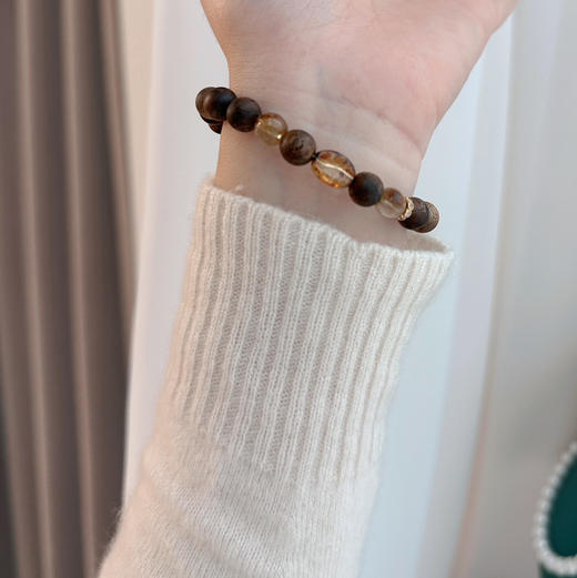 糯糯的真好看，沉香“拿铁”·雅致多宝串 | 温润治愈风：沉香+和田玉+蜜蜡+黄发晶，高端材质，定制腕间香气 商品图3