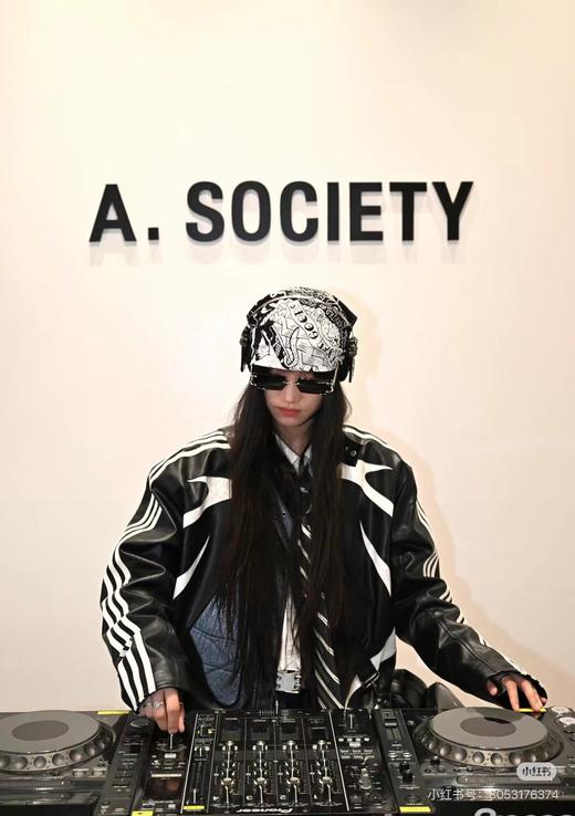 F033138春夏季新款复古舒适亲肤男女同款立领宽松拉链夹克机车皮衣外套 商品图7