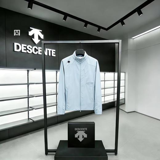 F033131春夏季新款亲肤柔软吸湿排汗高弹舒适抗皱挺括男士立领风衣 商品图4