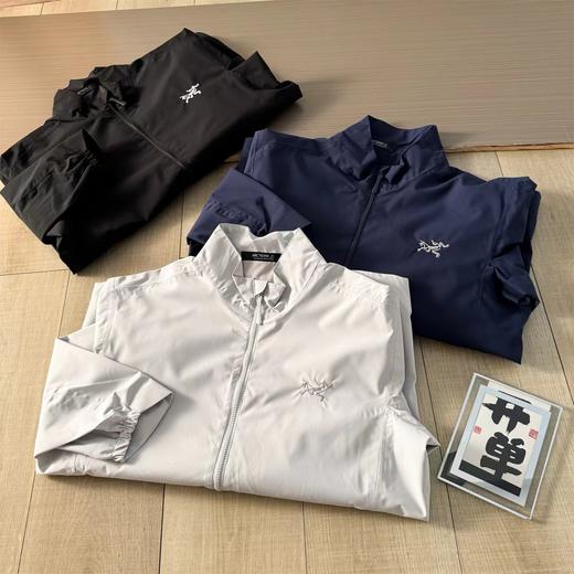 F033143春夏季新款户外防风防雨刺绣防风休闲日常软壳立领夹克长袖外套 商品图2