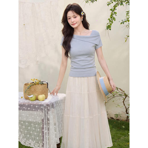 鹿向南【0402/20:00新品前1小时7折限量100件】蓝色针织上衣 商品图1