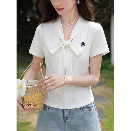 鹿向南【0402/20:00新品前1小时7折限量100件】蝴蝶结米白色T恤女 商品图2