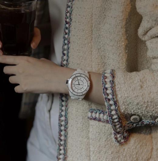 孤品特价   重磅推荐  瑞士原机芯  J12陶瓷腕表   不t换！   33mm 石英女表 商品图0