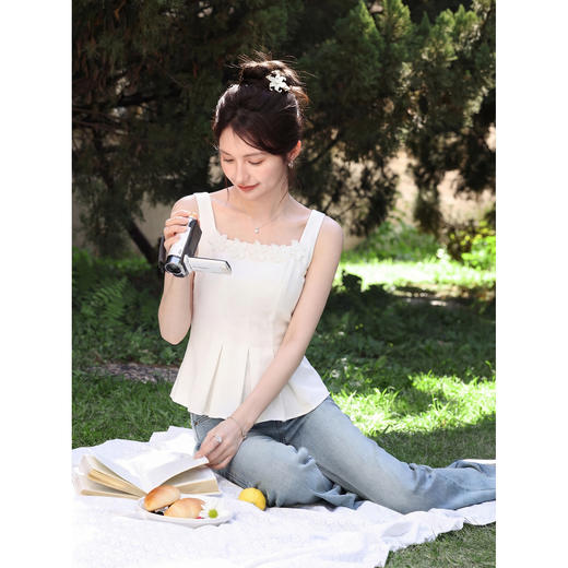 鹿向南【0402/20:00新品前1小时7折限量100件】米白色背心 商品图2