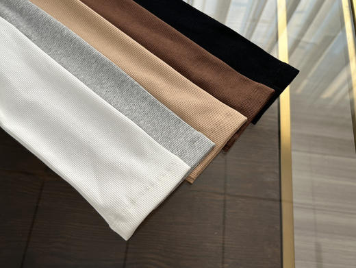 【秒杀价已调 直接拍】偷偷美 高弹力坑条 打底衫中的王牌 商品图3