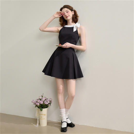 西遇赫本风蝴蝶结挂脖连衣裙女2026夏季新款无袖收腰气质a字短裙LXD50763 商品图1