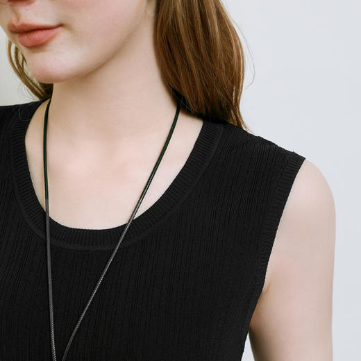 【商场同款】诗凡黎黑色U领针织背心2025夏新款坎肩上衣3G4230652 商品图3