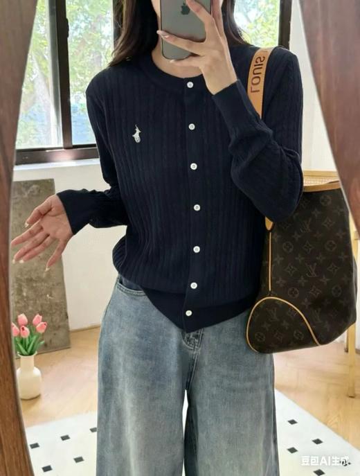 F033118春季新款纯色小马刺绣麻花绞花针织羊毛开衫圆领开衫长袖 商品图9