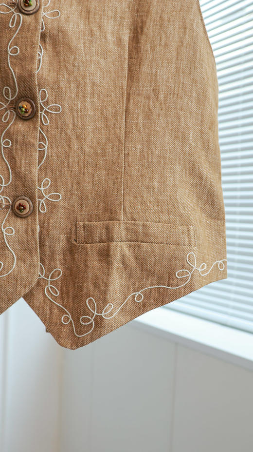 维也纳|松弛老钱风亚麻刺绣马甲 商品图3