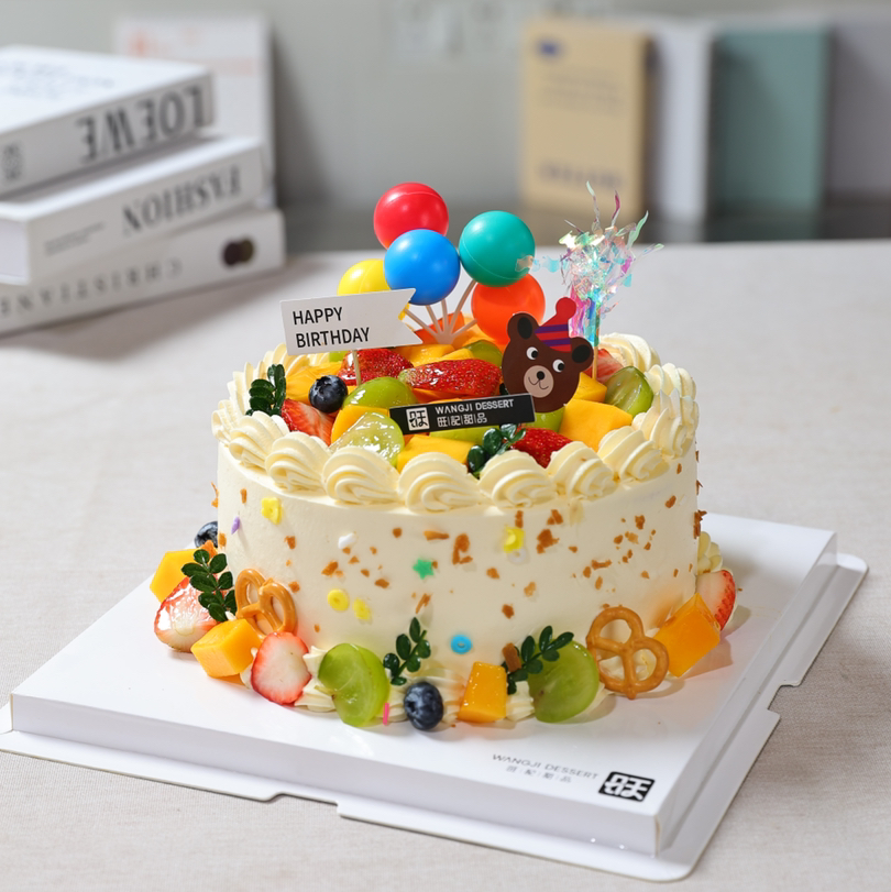 【小熊鲜果蛋糕】-新鲜芒果与百利脆脆片夹心，有进口动物淡奶油和混合乳脂奶油可选