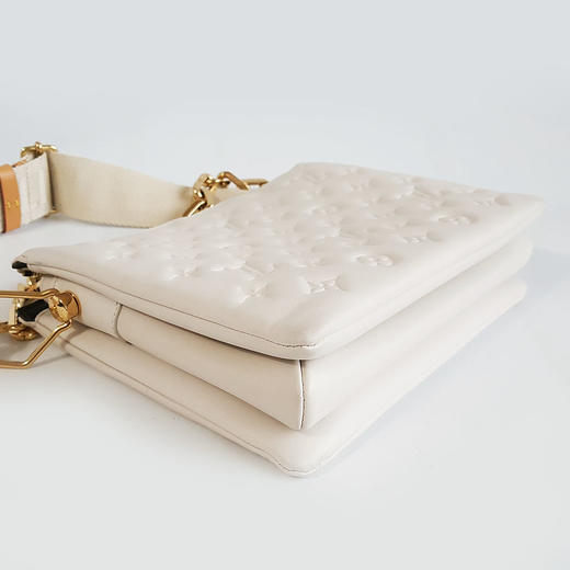 【95新】LV路易威登COUSSIN手袋M21262小号白色压纹COUSSIN单肩斜挎包女士300326AK05 商品图6