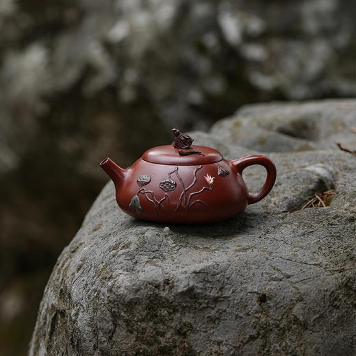 龙德堂陶艺 汤宣武制《荷塘春秋》原矿大红袍 140cc 库存请咨询客服 商品图0