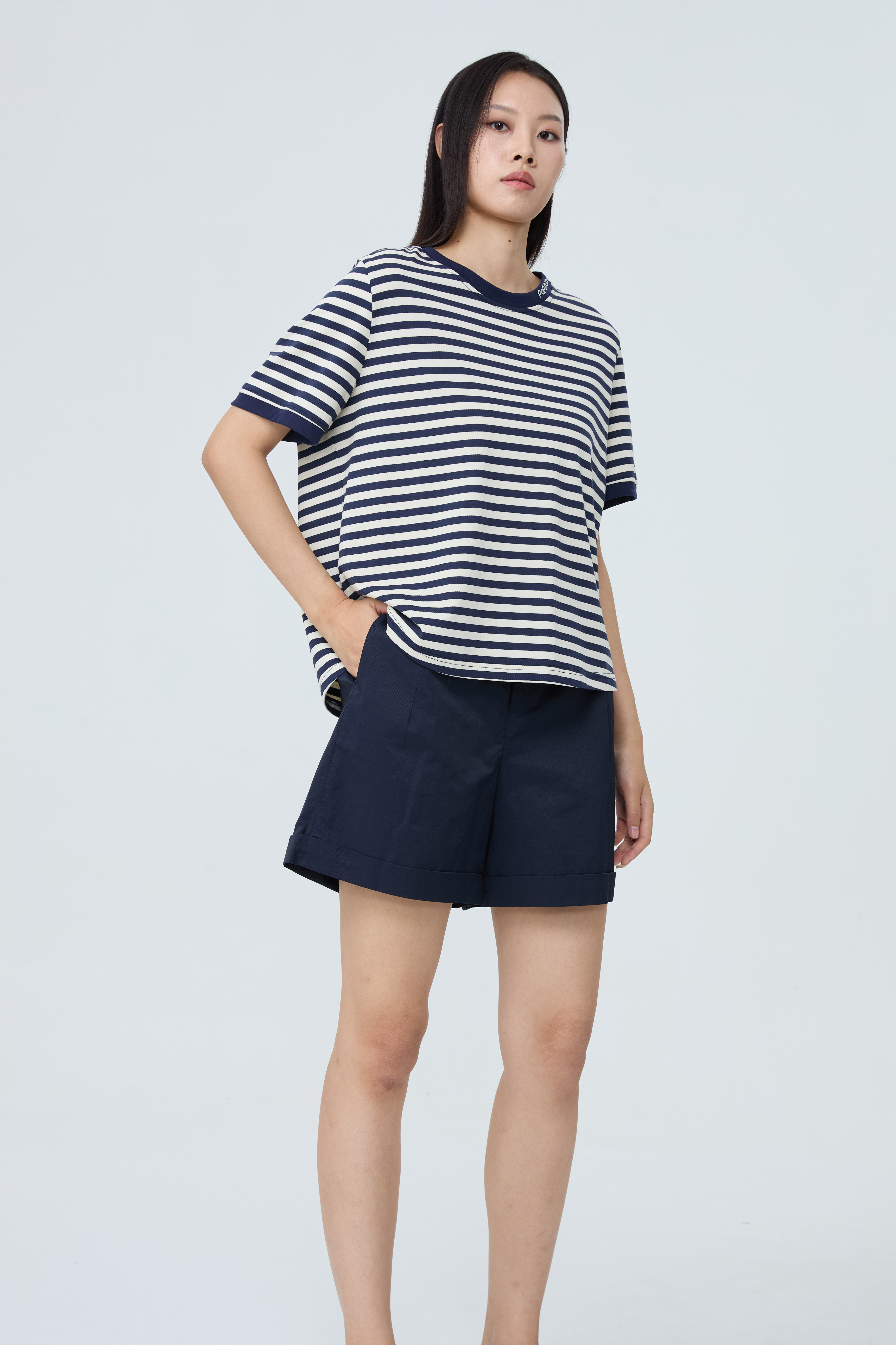 【爆款推荐】水淼2026夏爆款条纹领口刺绣T恤2598