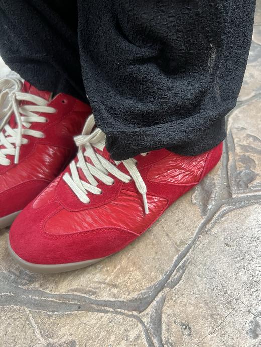 【红色德训鞋 】透气不闷脚！正码正拍，二层皮垫软底女鞋时尚拼接休闲鞋，一周发货，鞋面材质：贴皮➕植绒 内里材质：爽肤皮（PU） 鞋垫：二层皮垫 商品图6