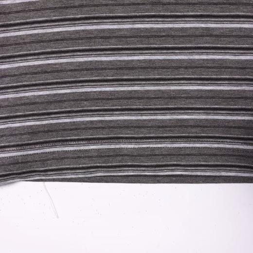 SDSA男装2026新款高贵轻奢潮牌撞色条纹小V翻领短袖T恤百搭时尚 商品图3