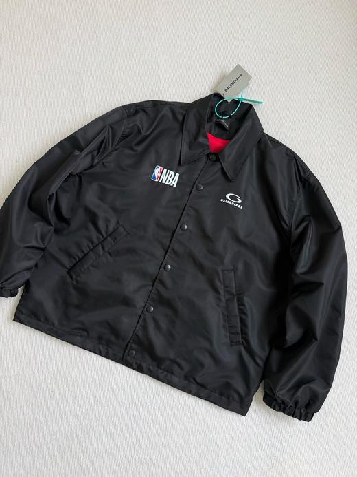 巴黎世家 BALENCIAGA | NBA 26SS 联名教练夹克 商品图3