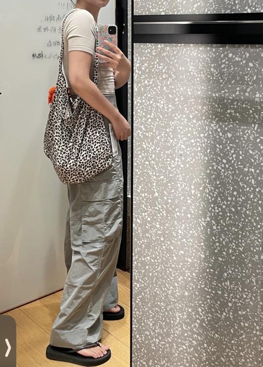 露露乐蒙 Lightweight 系列 SS24 Woven 纯色轻盈版高腰阔腿工装裤 商品图2