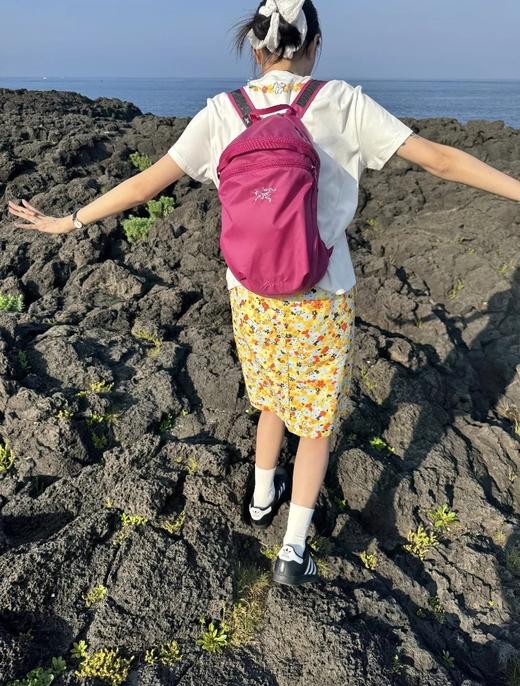 一店k （贸易单回流！仅售72小时！）多巴胺户外必备新配色来啦！ins博主都爱的双肩包！茑家 Heliad 15L 轻量防泼水 户外登山背包 商品图0