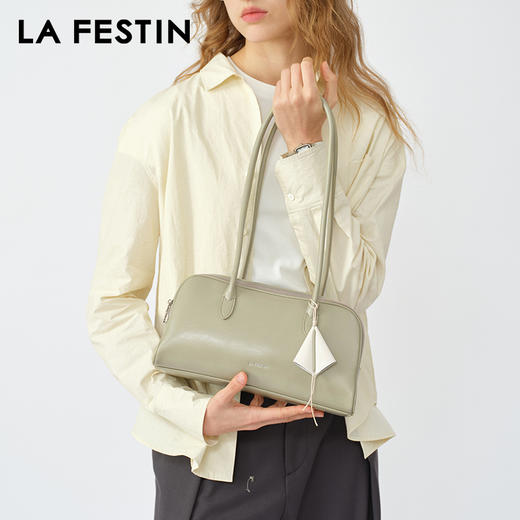 拉菲斯汀 筝筝法棍包小众白色单肩腋下腊肠包保龄球包 商品图1