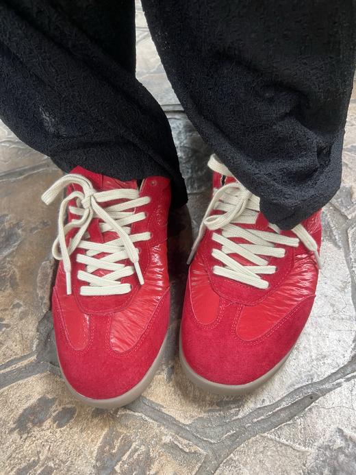 【红色德训鞋 】透气不闷脚！正码正拍，二层皮垫软底女鞋时尚拼接休闲鞋，一周发货，鞋面材质：贴皮➕植绒 内里材质：爽肤皮（PU） 鞋垫：二层皮垫 商品图5