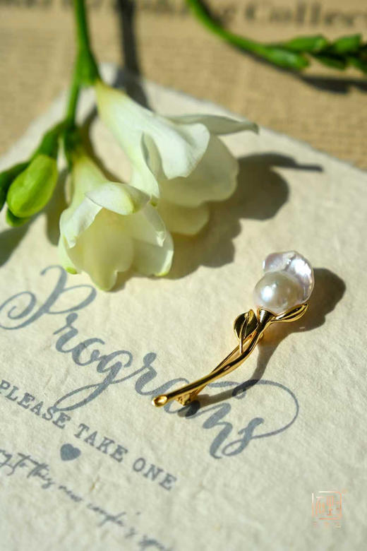 巴洛克珍珠.玉兰花925银镀金胸针 商品图0