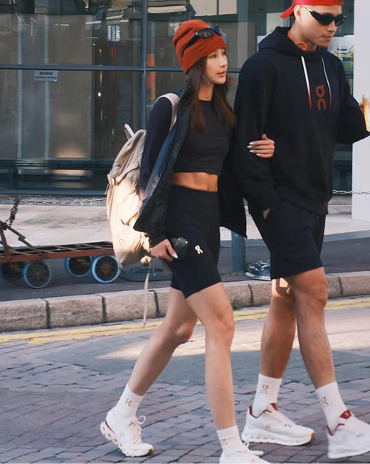 重磅来啦   On通勤 健身b备𝐜𝐥𝐨𝐮𝐝 𝐱𝟒综训跑鞋 男女同款！ 商品图7