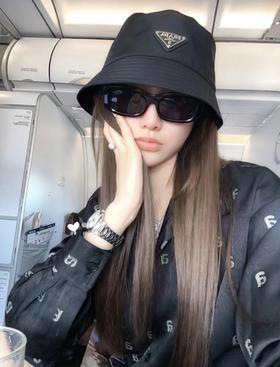 普拉达 珐琅黑色三角标 渔夫帽（CO）