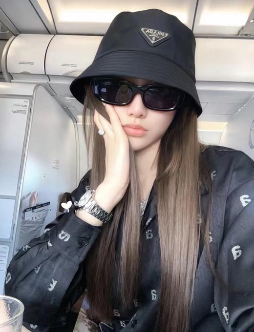 普拉达 珐琅黑色三角标 渔夫帽（CO） 商品图0