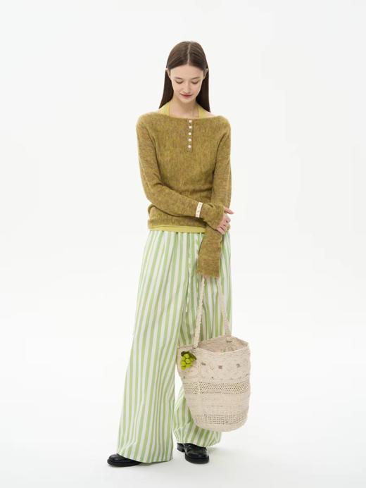 heris/H61105/空气感轻透针织 杂花羊驼羊毛 一字领上衣 挂脖背心套装 商品图2