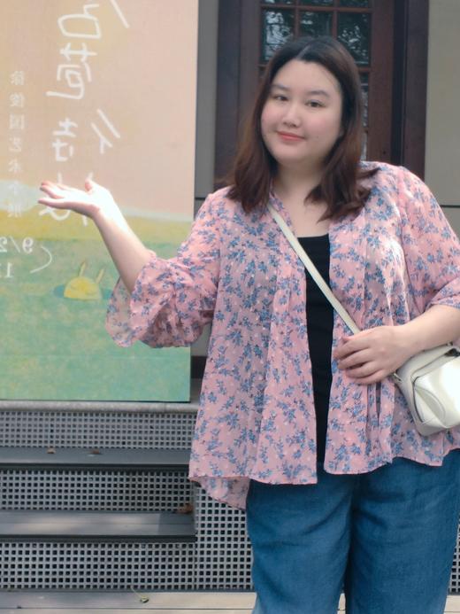 【群内福利】碎花上衣~明媚印象， 朵朵精巧的蓝梅小碎花 挨挨挤挤，盛放成海，释放馥郁迷人的夏日香气 商品图7