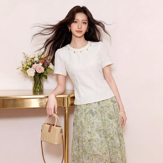 奢姿大码女装2026夏季胖妹妹时尚减龄肌理钻饰气质圆领短袖上衣 商品图3