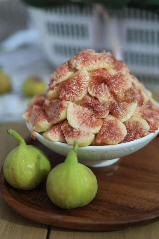 【无花果界的劳斯莱斯】18度果园赤青无花果  终于吃到了传说中的无花果！颗颗流蜜 软糯香甜 真的巨好吃，谁懂这一口的含金量啊！ 商品图1