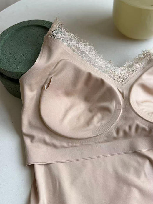 「工厂团购上新」 春夏蕾丝边百搭吊带背心 自带胸垫 商品图6