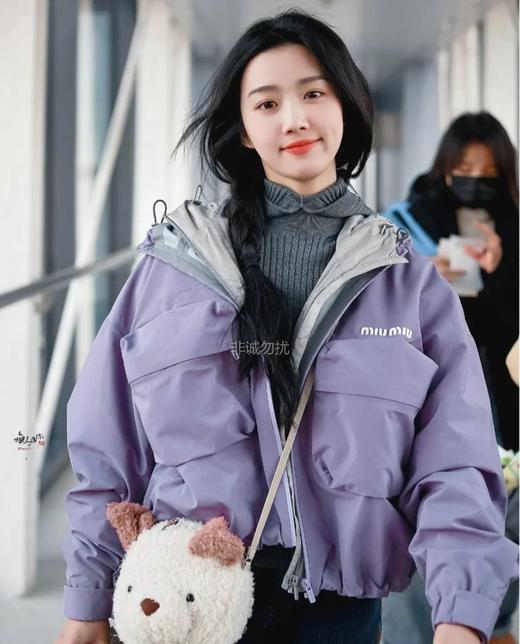 时髦精MiuMiu专柜同步功能型冲锋衣夹克 商品图2