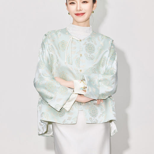 「自」全新升级【铂金会员330/天猫439/差价109】(13407)洛诗琳新中式提花盘扣外套女2026新款气质复古圆领国风上衣 商品图0