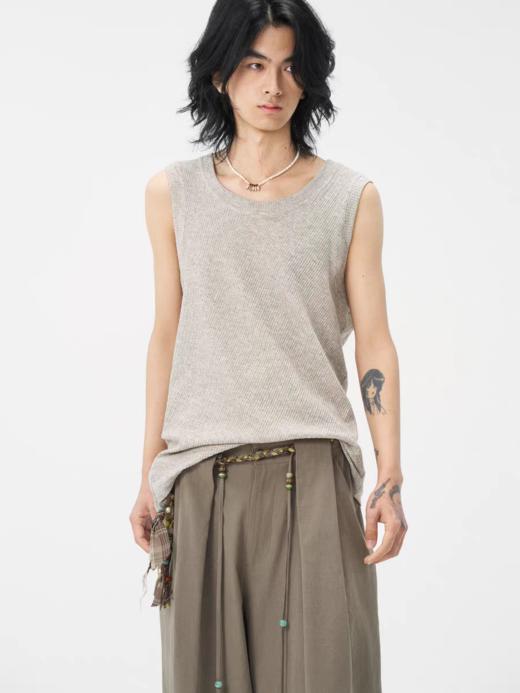 共和GongheRepub/GH24057/「朔」斜裁坑条肌理感 花纱无袖透气垂坠坎肩背心 商品图1