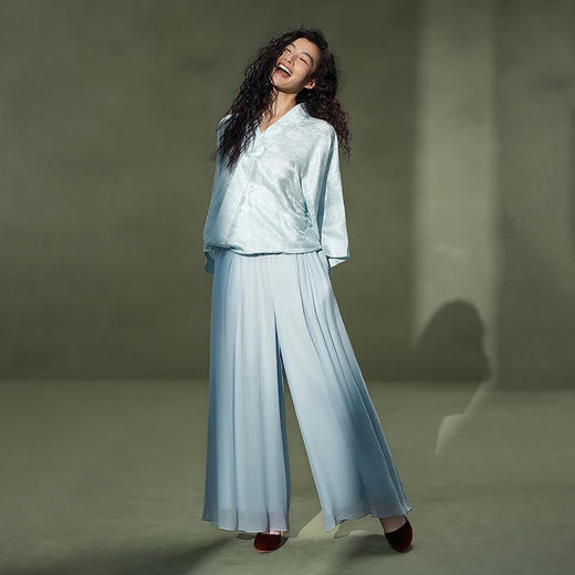 【林栖设计小店】雨霁晴空|远空蓝优雅垂感百搭压褶2026夏新款阔腿裤子 商品图4